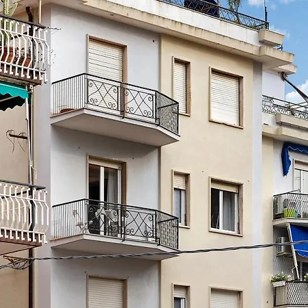 Casa Rosso Melograno アラッシオ