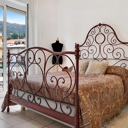 Casa Rosso Melograno * アラッシオ