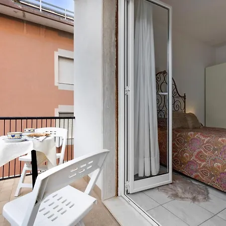 アパート Casa Rosso Melograno アラッシオ