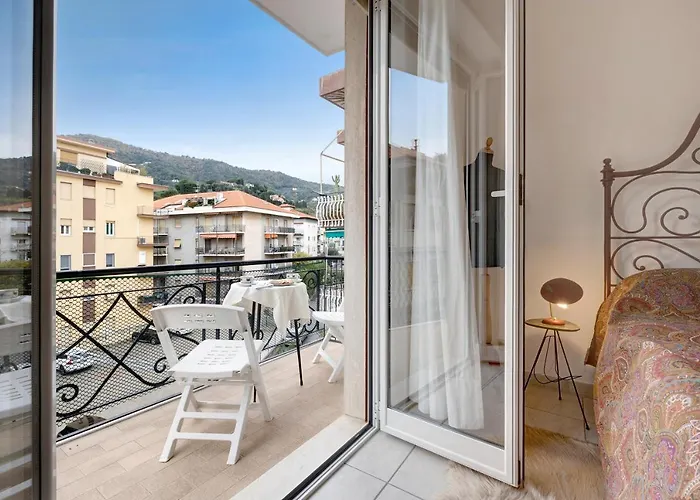 Lägenhet Casa Rosso Melograno Alassio