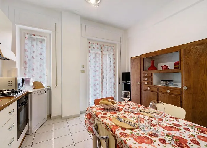 Casa Rosso Melograno Alassio