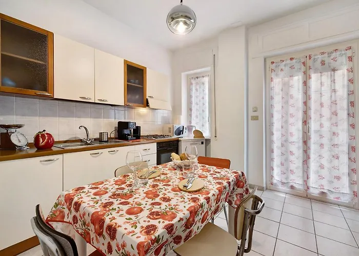 Casa Rosso Melograno Apartman Alassio