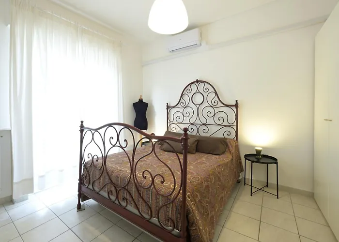 Casa Rosso Melograno Alassio